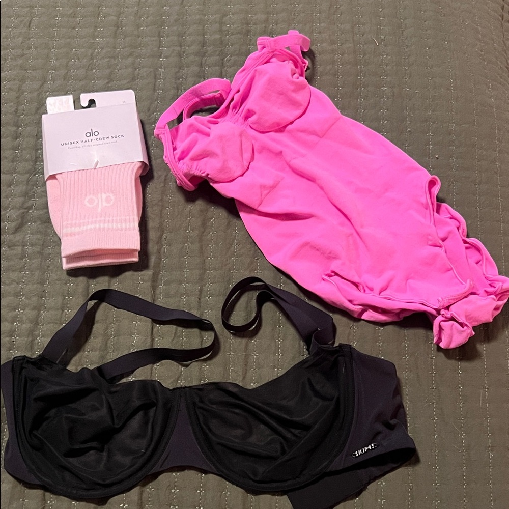 SKIMS bra S/M shapewear ALO half-crew socks